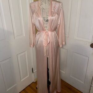 Vintage Blush Lace Trim Robe